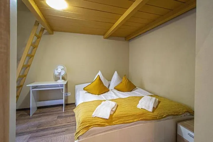 Cozy Homestay At Prague Main Station Apartment