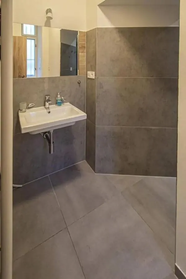 Apartment Cozy Homestay At Prague Main Station