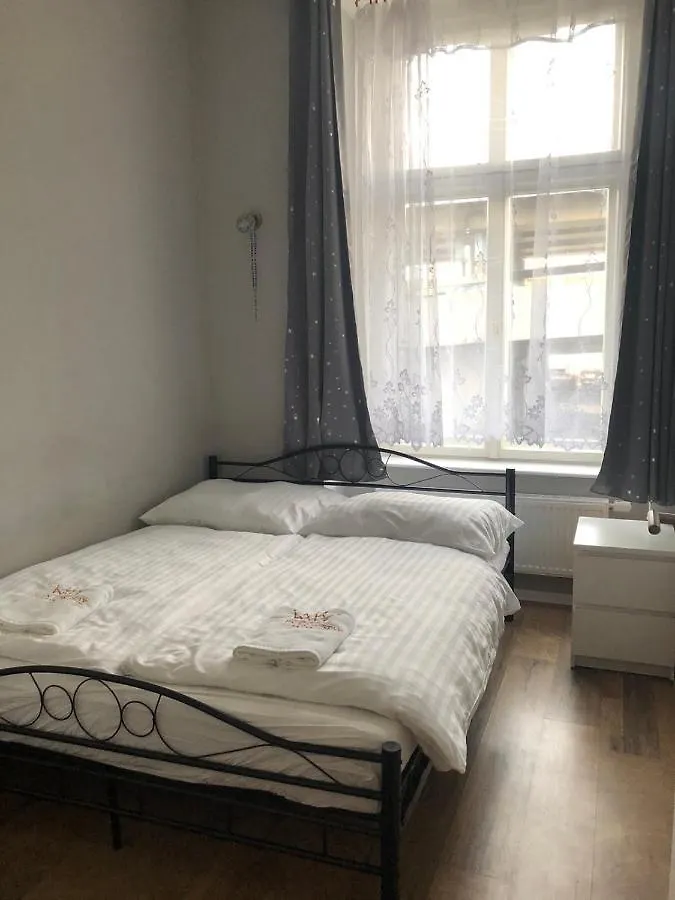 Cozy Homestay At Prague Main Station